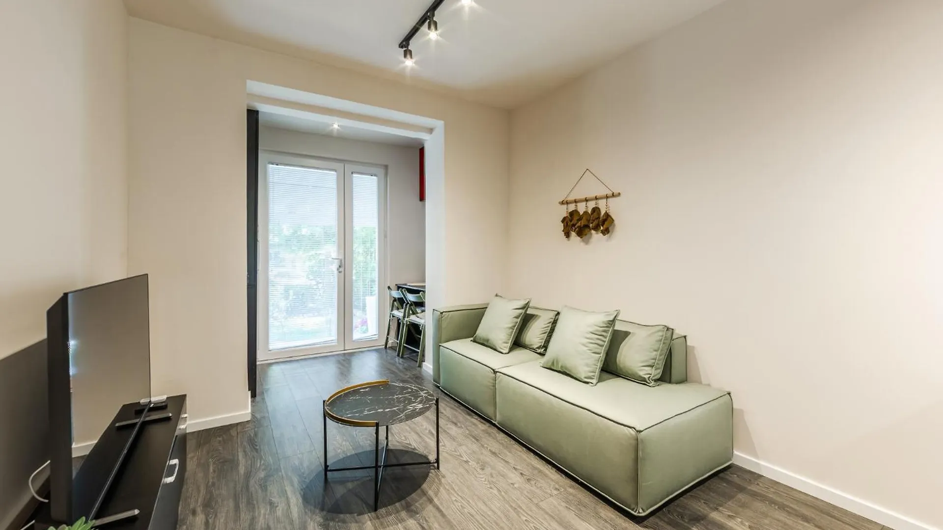 Garden Apartment By Kondo Stays Tirana 0*,